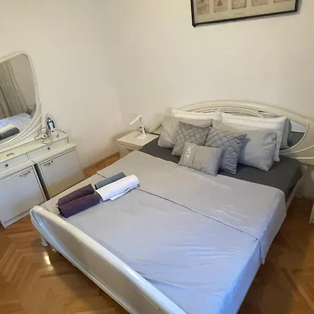 Apartment Apartman Robert *