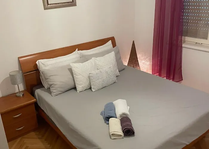 Lägenhet Apartman Robert *