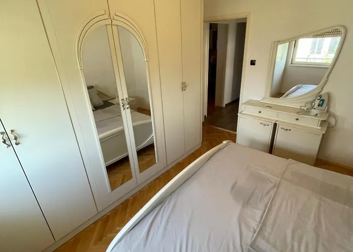 Lägenhet Apartman Robert *