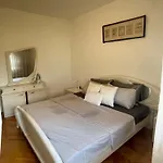 Apartman Robert * 자다르
