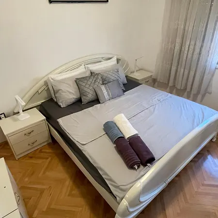 Apartment Apartman Robert *