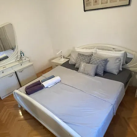 Apartment Apartman Robert *