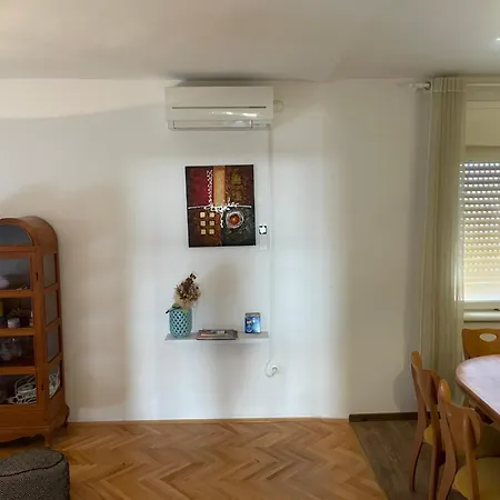 Apartman Robert Apartment