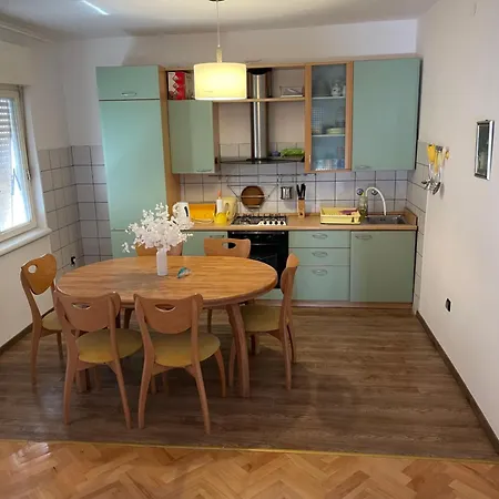 Apartment Apartman Robert