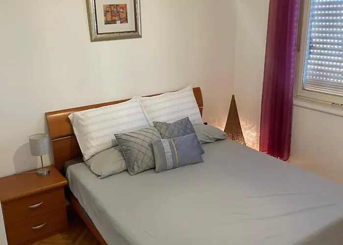 Apartman Robert *